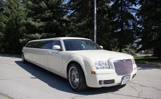 Chrysler 300 C Lambo Doors